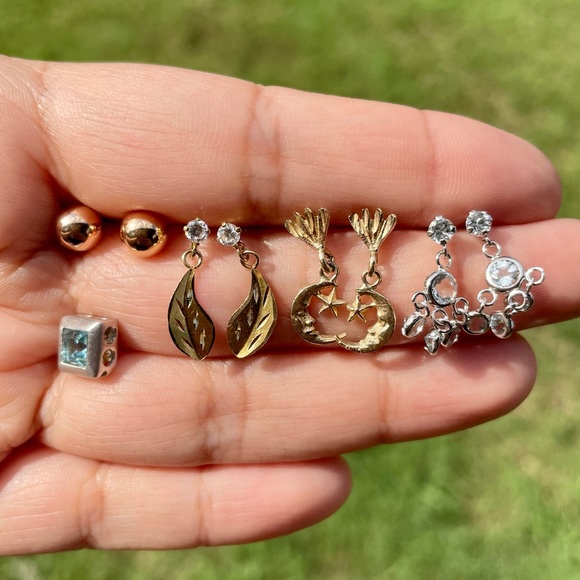 Vintage 1970's Leaf Tiny Dangle Gold Plated & Solid 14k Synth. Diamond Earrings - Picture 13 of 13